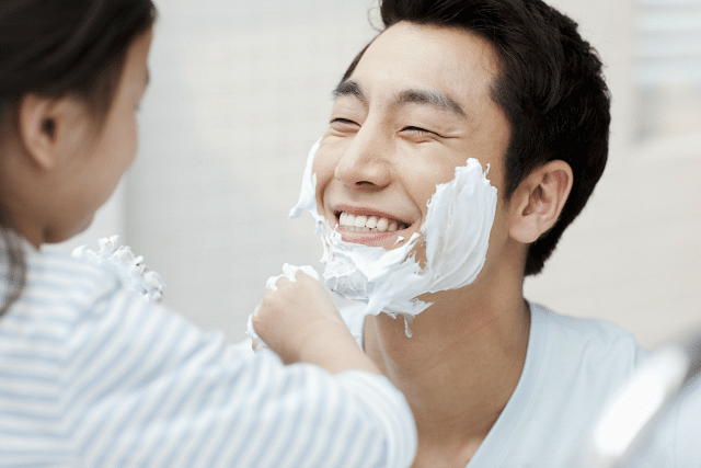 B 10 best grooming gift ideas for father’s day husbands cologne shaving body care.png